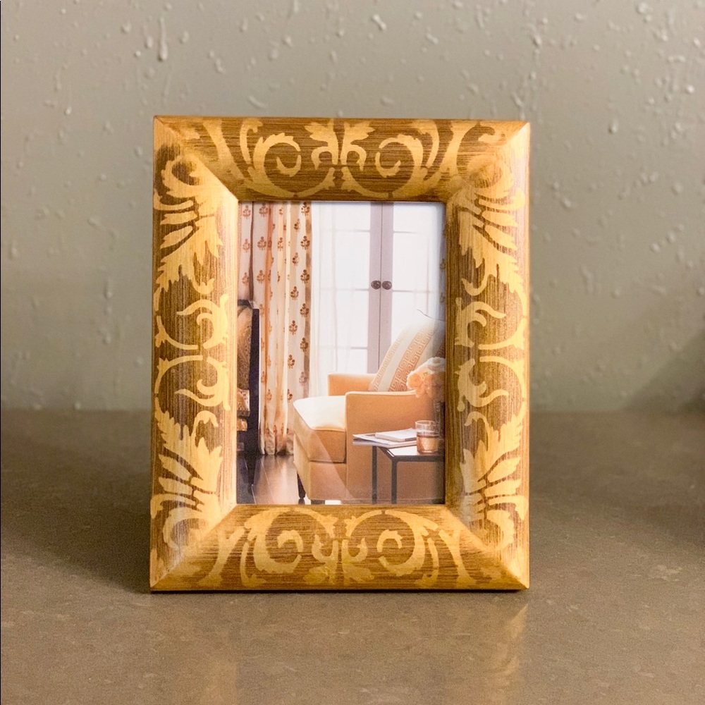 Damask Design Gold Picture Frame
